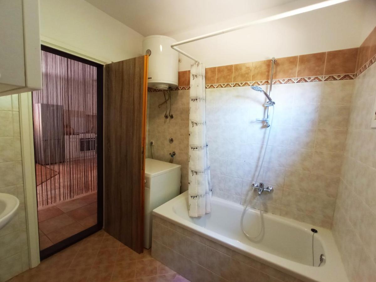 Holiday Home Mirela Šišan Екстериор снимка